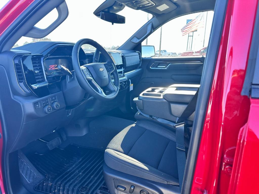 new 2025 Chevrolet Silverado 1500 car, priced at $54,652