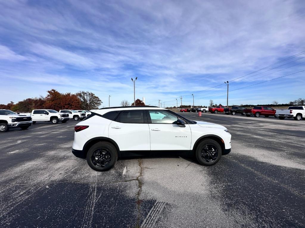 new 2025 Chevrolet Blazer car, priced at $36,604