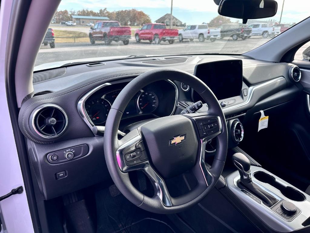 new 2025 Chevrolet Blazer car, priced at $36,604