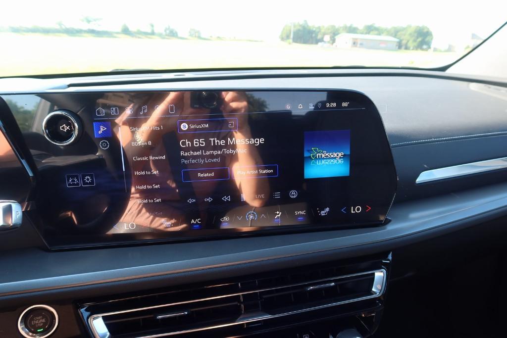 new 2026 Chevrolet Traverse car, priced at $42,378