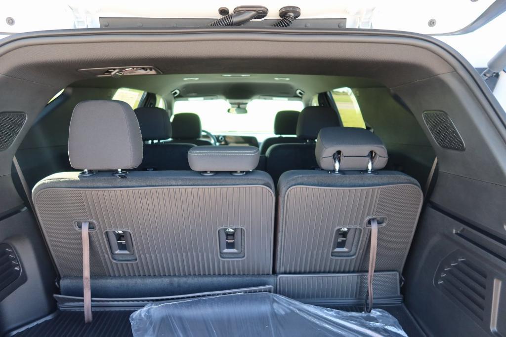 new 2026 Chevrolet Traverse car, priced at $42,378