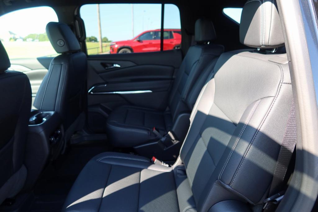 new 2026 Chevrolet Traverse car, priced at $44,099