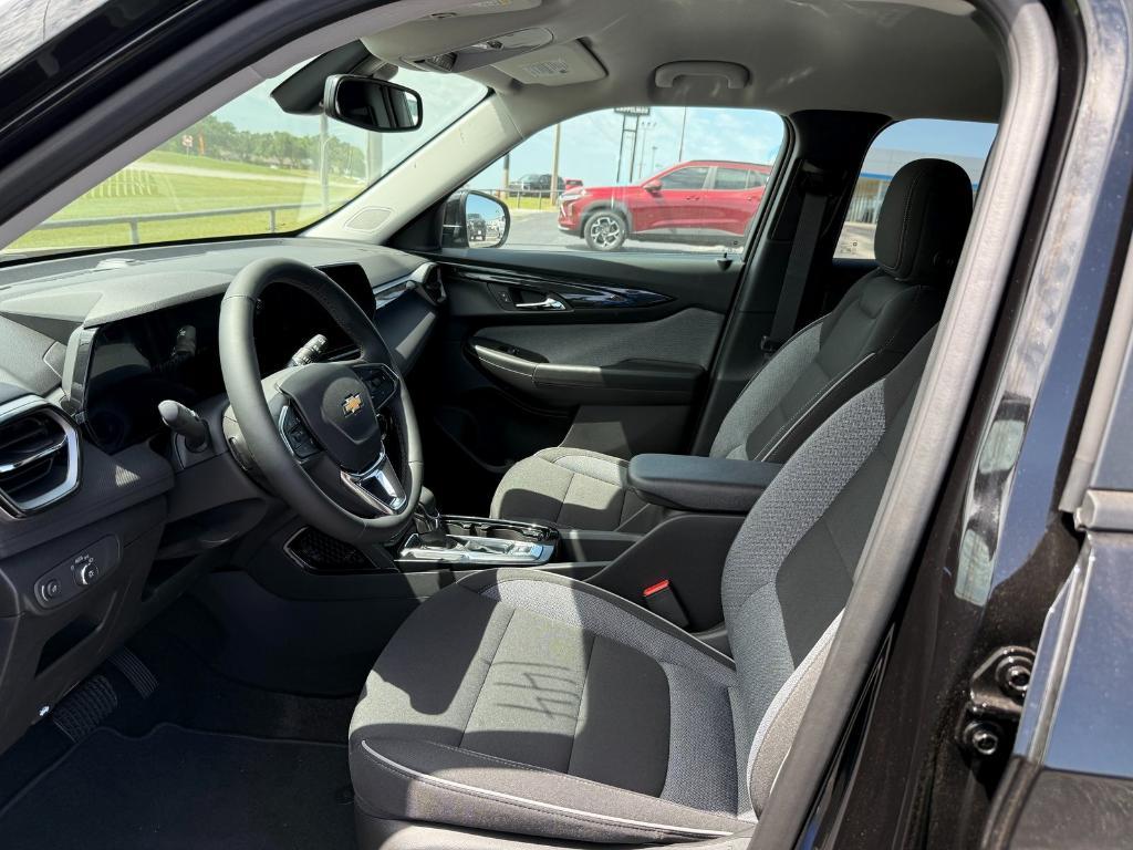 new 2025 Chevrolet TrailBlazer car, priced at $27,886