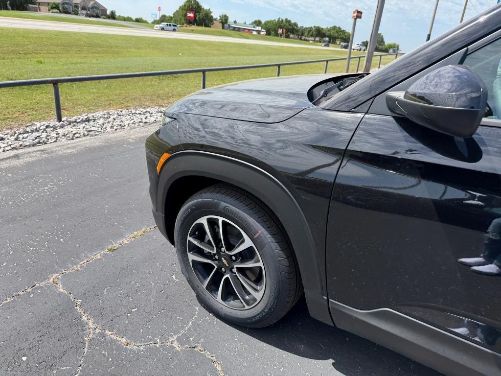 new 2025 Chevrolet TrailBlazer car, priced at $27,886