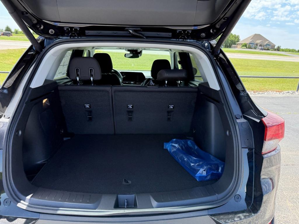 new 2025 Chevrolet TrailBlazer car, priced at $27,886