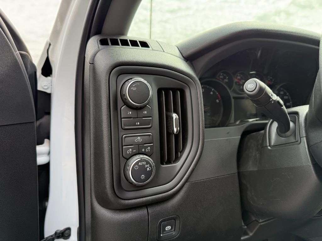 new 2025 Chevrolet Silverado 3500 car, priced at $60,908