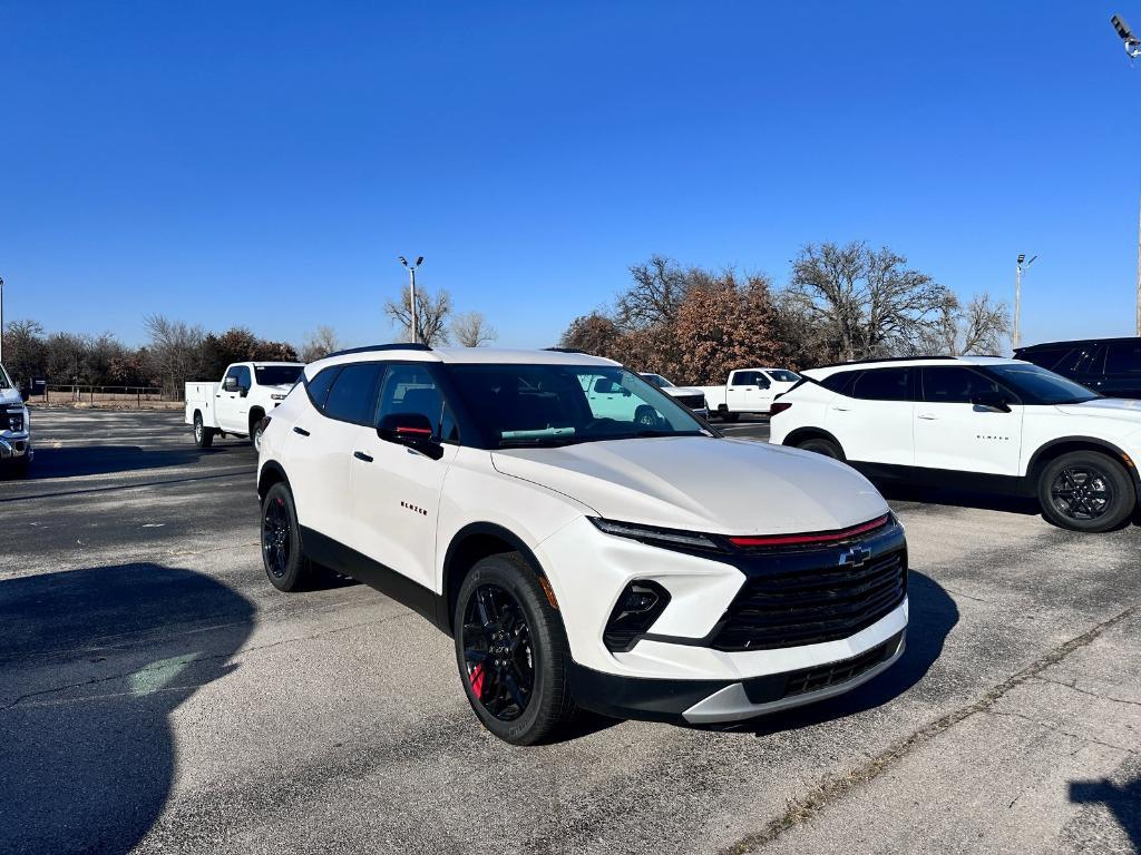 new 2025 Chevrolet Blazer car, priced at $38,702