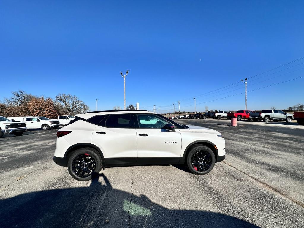 new 2025 Chevrolet Blazer car, priced at $38,702