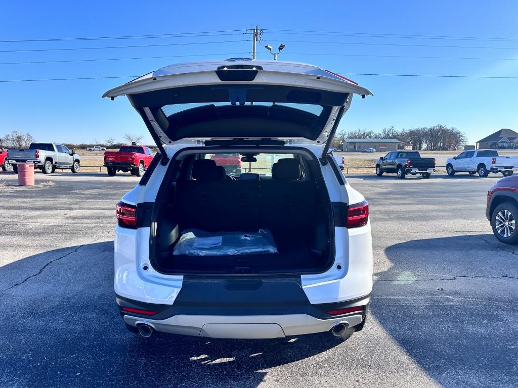 new 2025 Chevrolet Blazer car, priced at $38,702