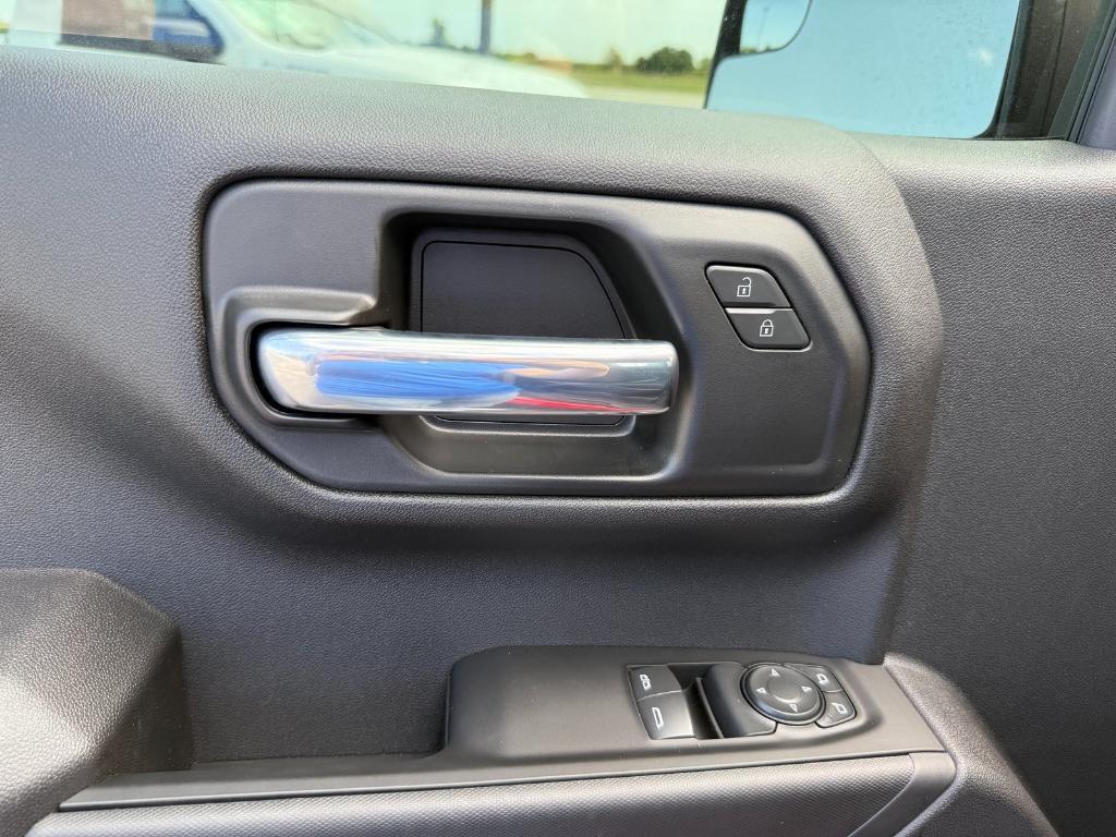 new 2025 Chevrolet Silverado 1500 car, priced at $35,952