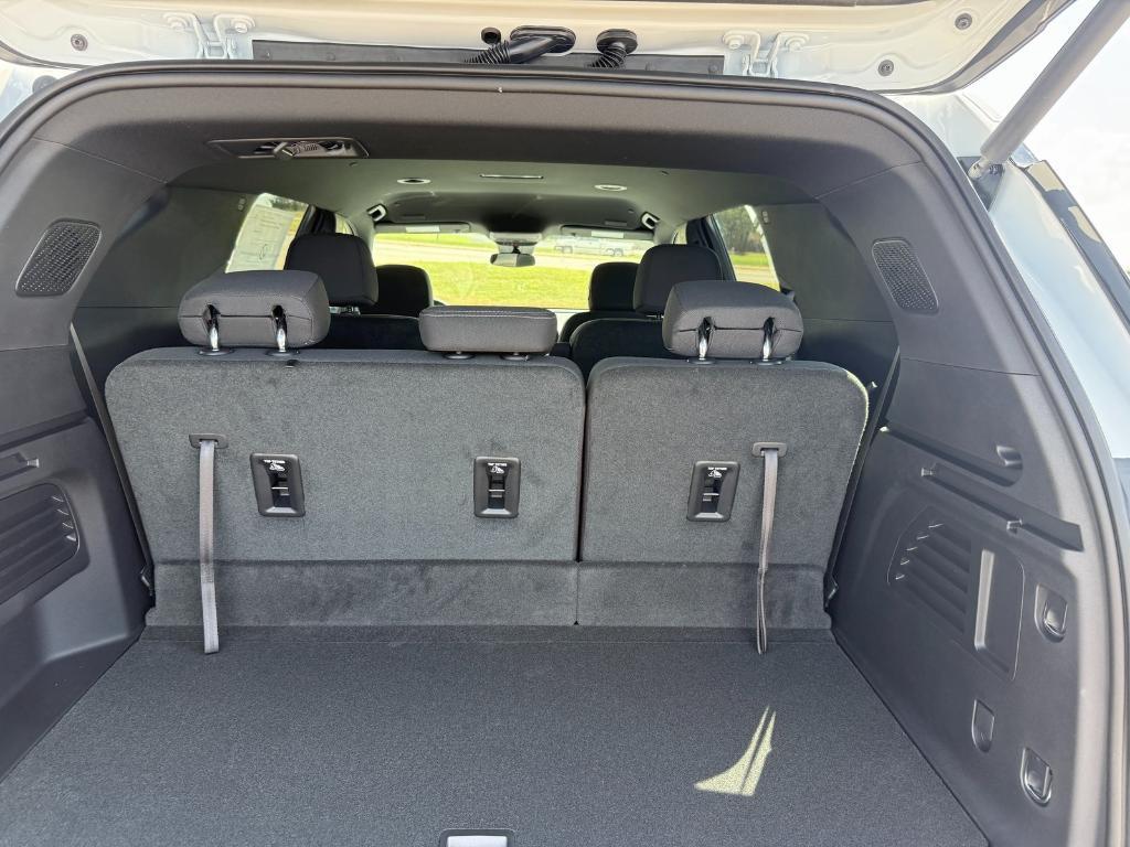 new 2026 Chevrolet Traverse car, priced at $41,593