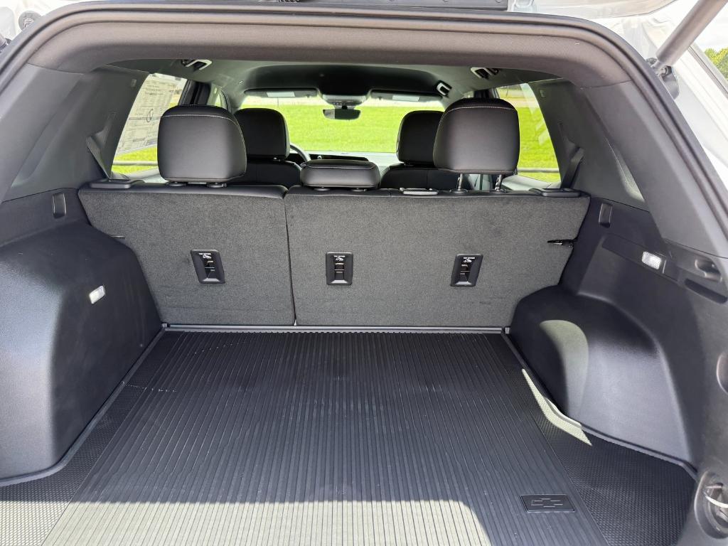 new 2026 Chevrolet Equinox car, priced at $32,906