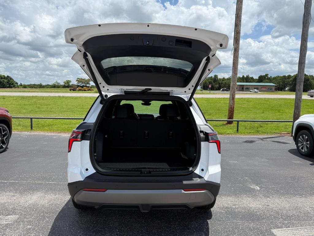 new 2026 Chevrolet Equinox car, priced at $32,906
