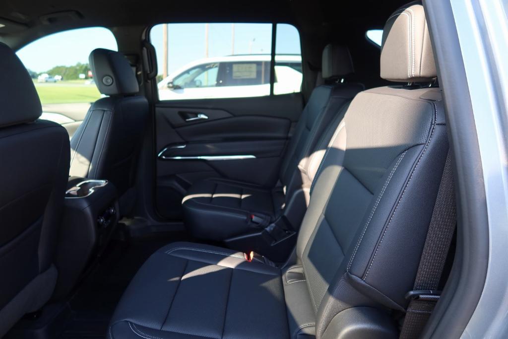 new 2026 Chevrolet Traverse car, priced at $44,558