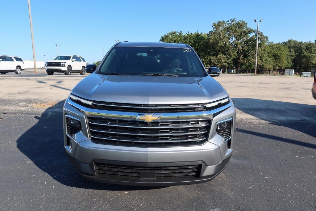 new 2026 Chevrolet Traverse car, priced at $44,558