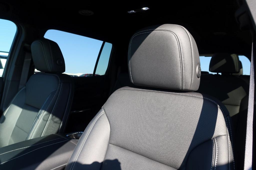 new 2026 Chevrolet Traverse car, priced at $44,558