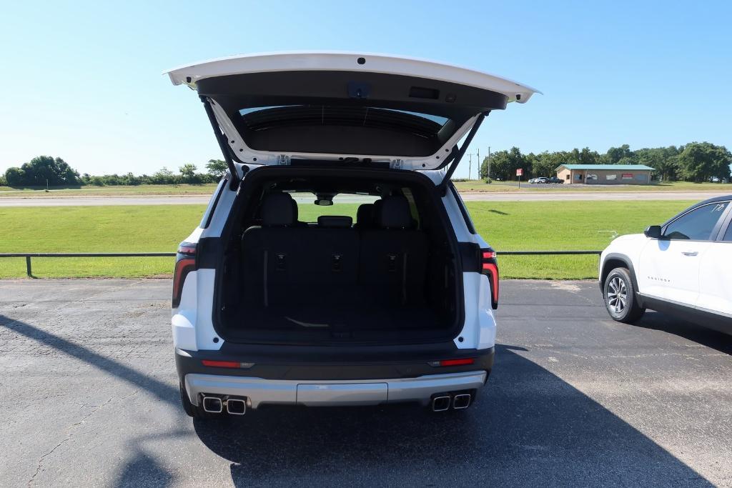 new 2025 Chevrolet Traverse car, priced at $44,045