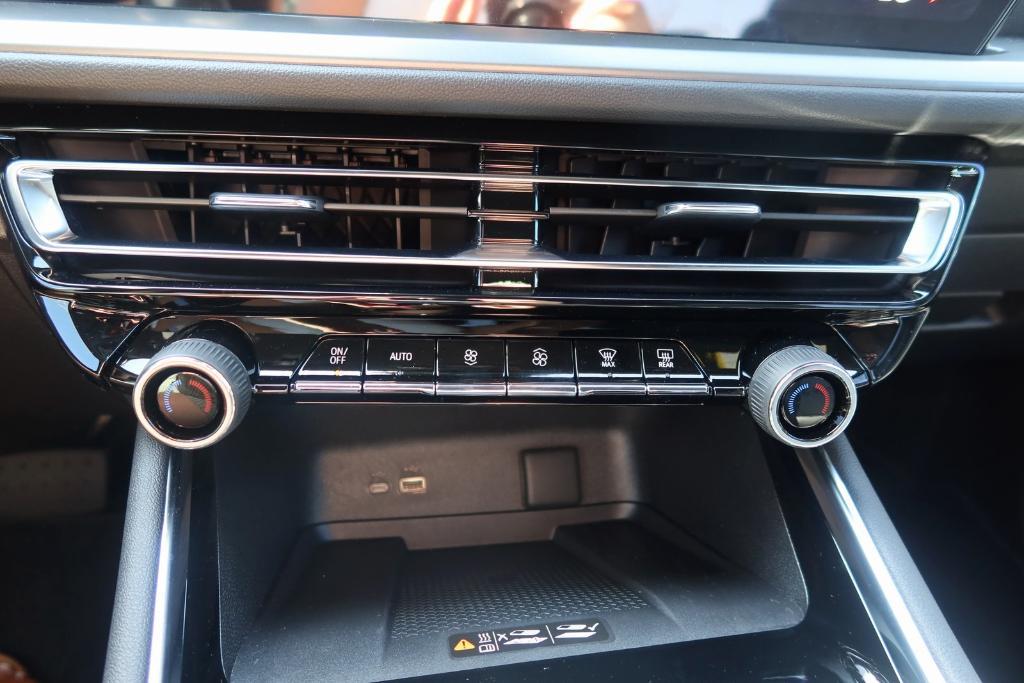new 2025 Chevrolet Traverse car, priced at $44,045