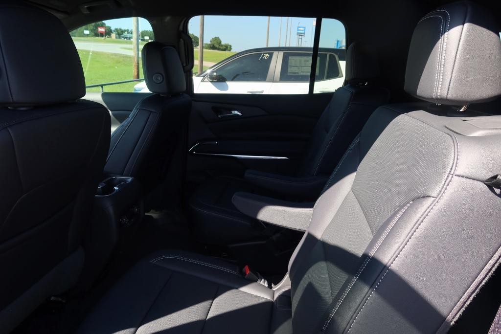 new 2025 Chevrolet Traverse car, priced at $44,045