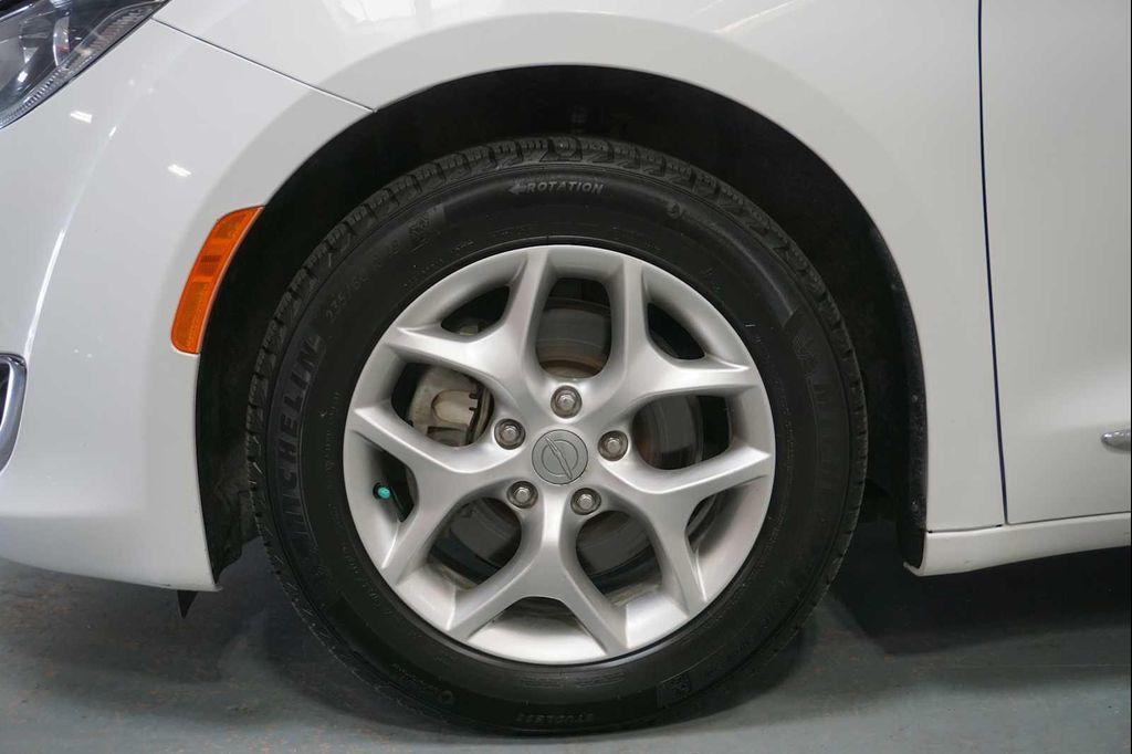 used 2020 Chrysler Pacifica car, priced at $18,955
