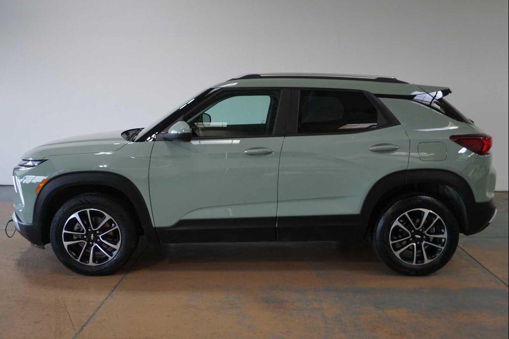 used 2025 Chevrolet TrailBlazer car, priced at $26,888