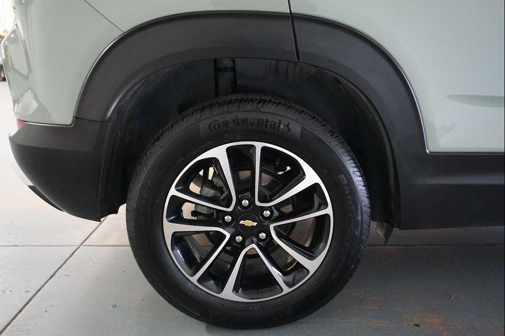 used 2025 Chevrolet TrailBlazer car, priced at $26,888