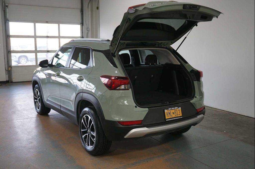 used 2025 Chevrolet TrailBlazer car, priced at $26,888
