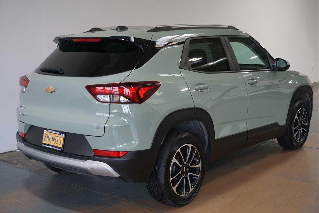 used 2025 Chevrolet TrailBlazer car, priced at $26,888