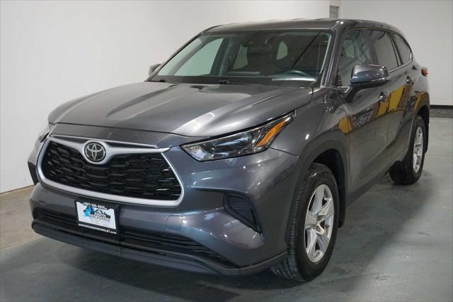 used 2023 Toyota Highlander car, priced at $35,999