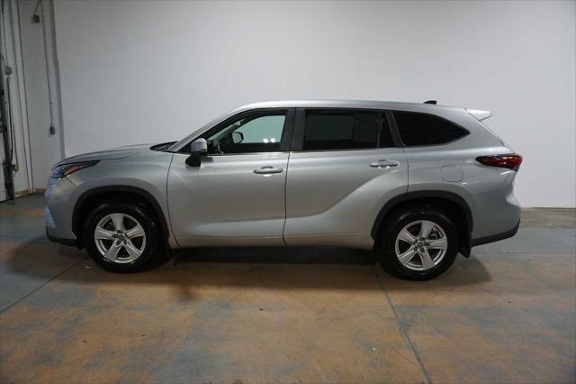 used 2023 Toyota Highlander car, priced at $34,999