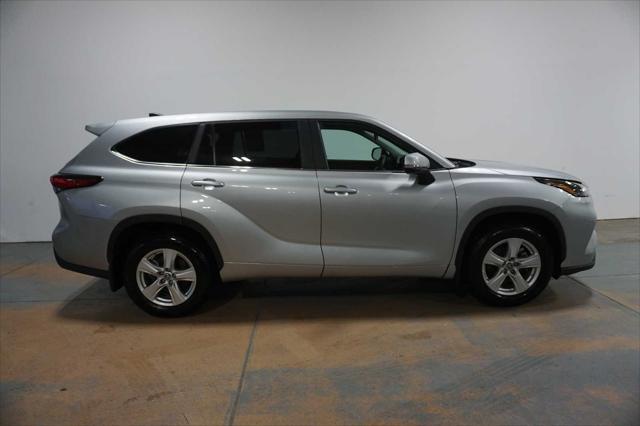 used 2023 Toyota Highlander car, priced at $34,999