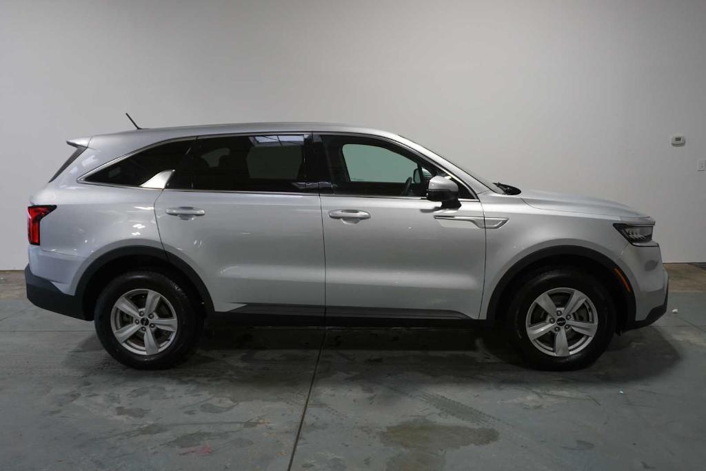 used 2022 Kia Sorento car, priced at $21,999