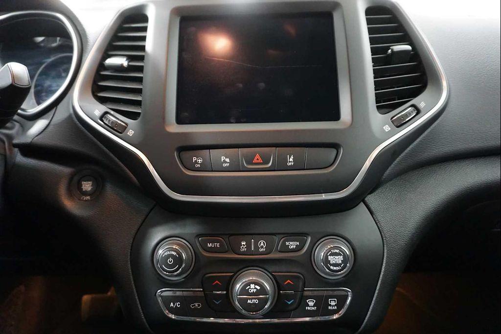 used 2023 Jeep Cherokee car, priced at $23,955