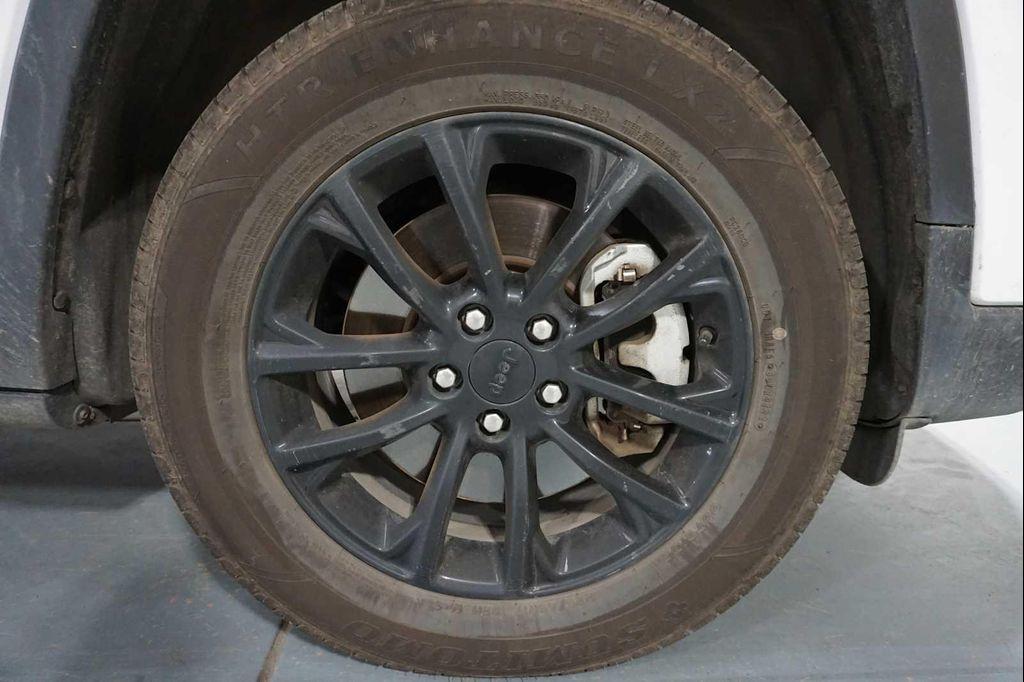 used 2023 Jeep Cherokee car, priced at $23,955