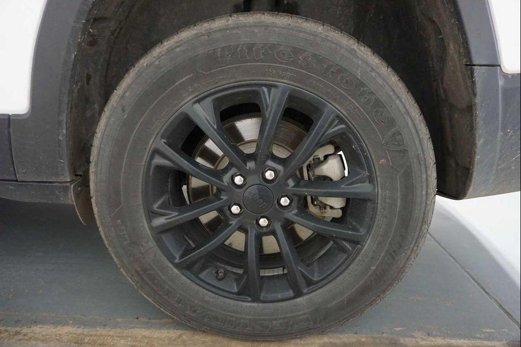 used 2023 Jeep Cherokee car, priced at $23,955