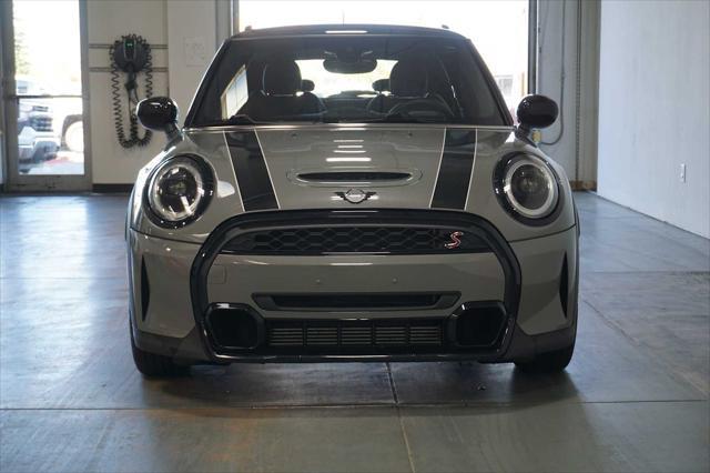 used 2022 MINI Hardtop car, priced at $21,999