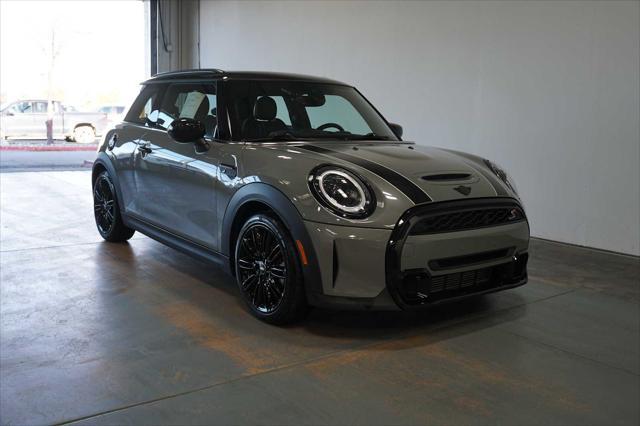 used 2022 MINI Hardtop car, priced at $21,999