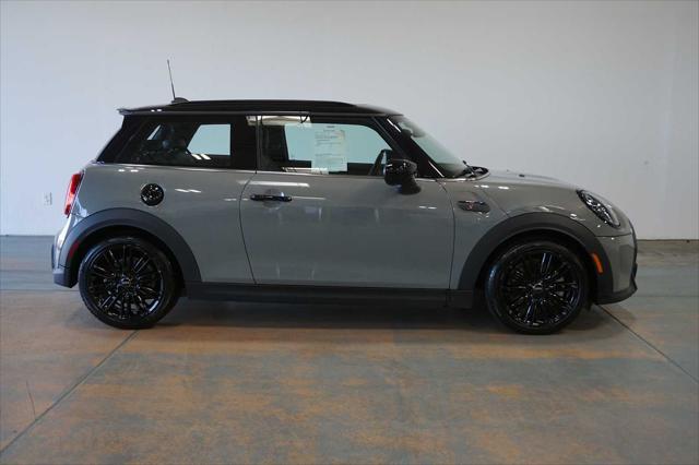 used 2022 MINI Hardtop car, priced at $21,999