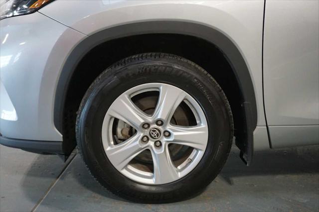 used 2023 Toyota Highlander car, priced at $33,999