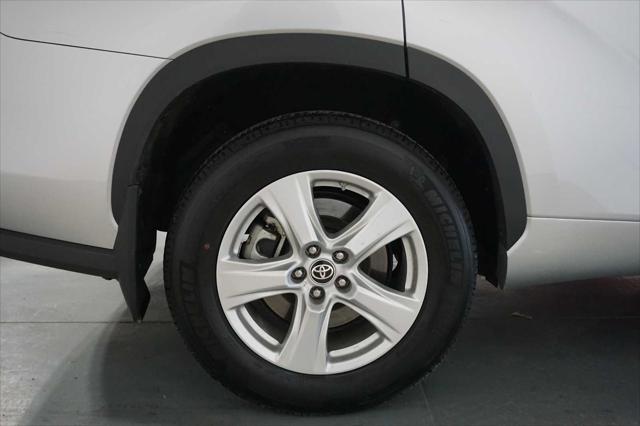 used 2023 Toyota Highlander car, priced at $33,999