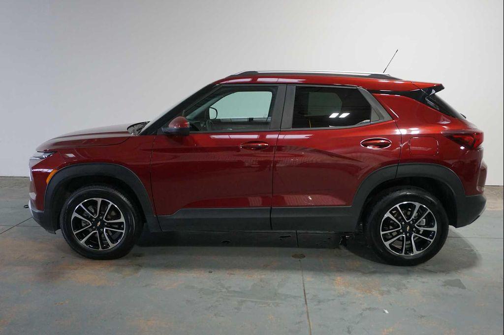 used 2025 Chevrolet TrailBlazer car, priced at $26,888