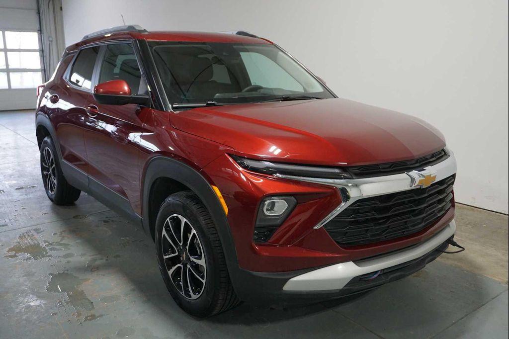 used 2025 Chevrolet TrailBlazer car, priced at $26,888