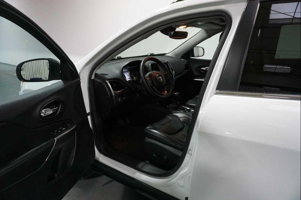 used 2022 Jeep Cherokee car, priced at $24,955