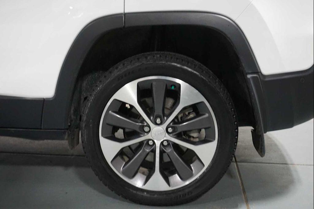 used 2022 Jeep Cherokee car, priced at $24,955