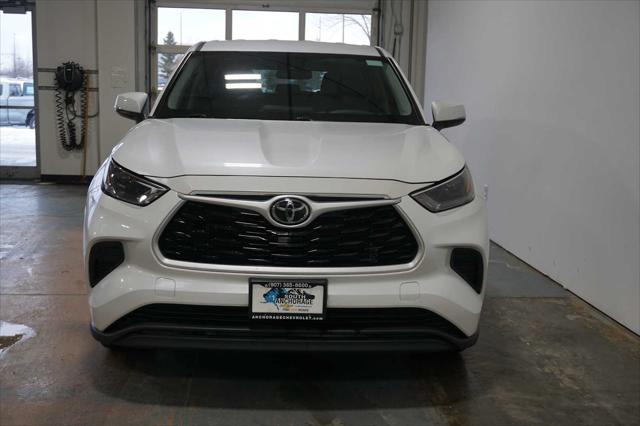 used 2023 Toyota Highlander car, priced at $33,999