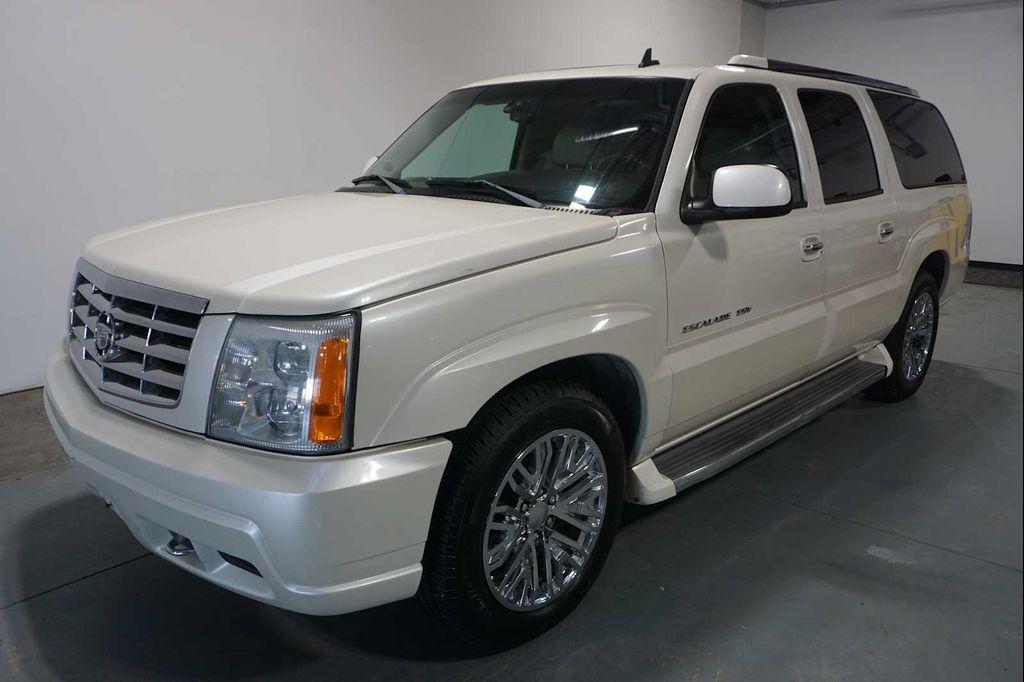 used 2006 Cadillac Escalade ESV car, priced at $9,999