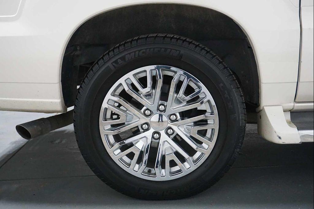 used 2006 Cadillac Escalade ESV car, priced at $9,999