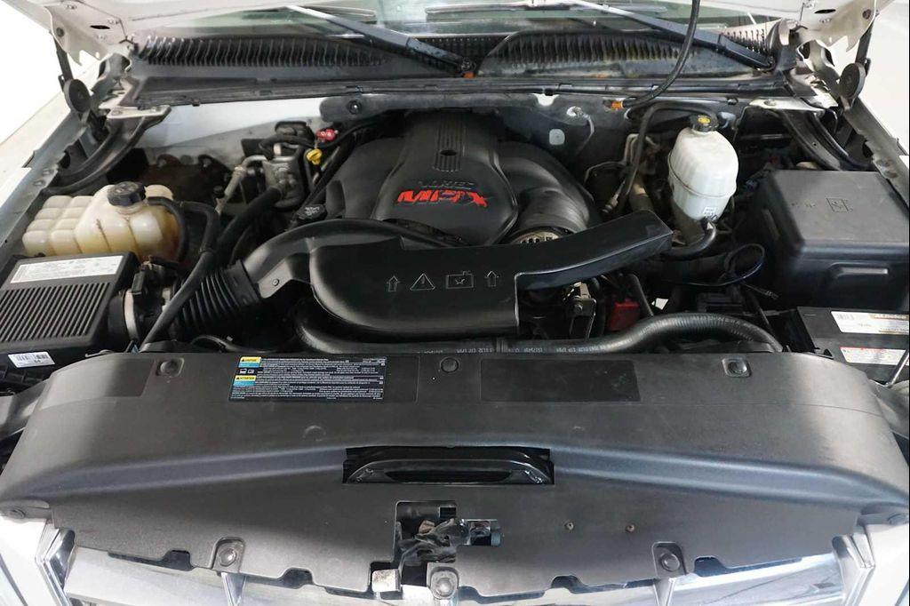 used 2006 Cadillac Escalade ESV car, priced at $9,999