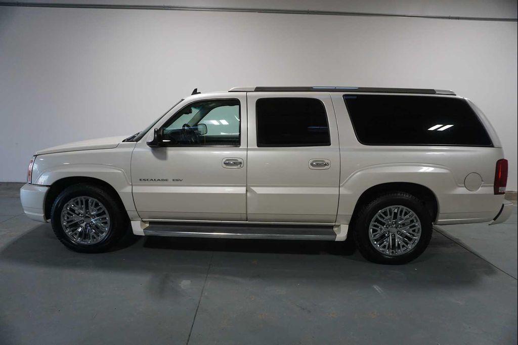used 2006 Cadillac Escalade ESV car, priced at $9,999