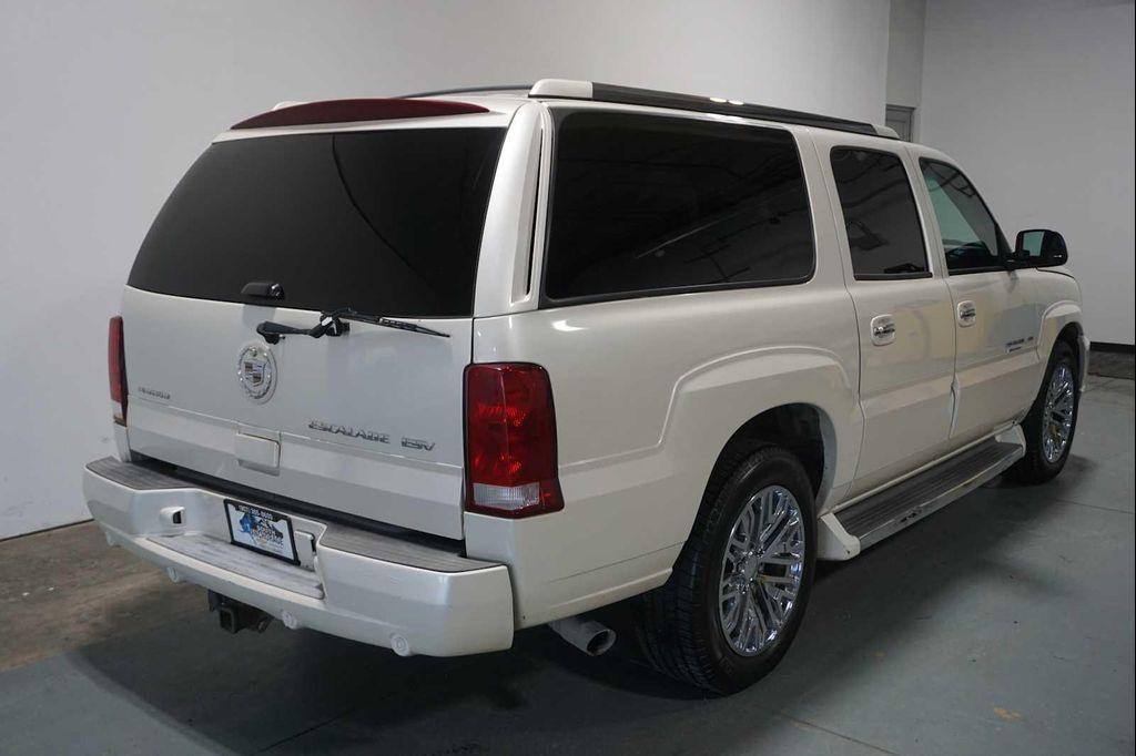 used 2006 Cadillac Escalade ESV car, priced at $9,999
